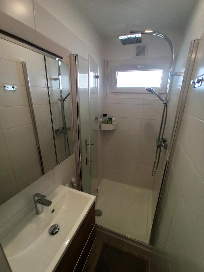 Bord De Plage - Studio En Front De Mer Le Lavandou Ngoại thất bức ảnh